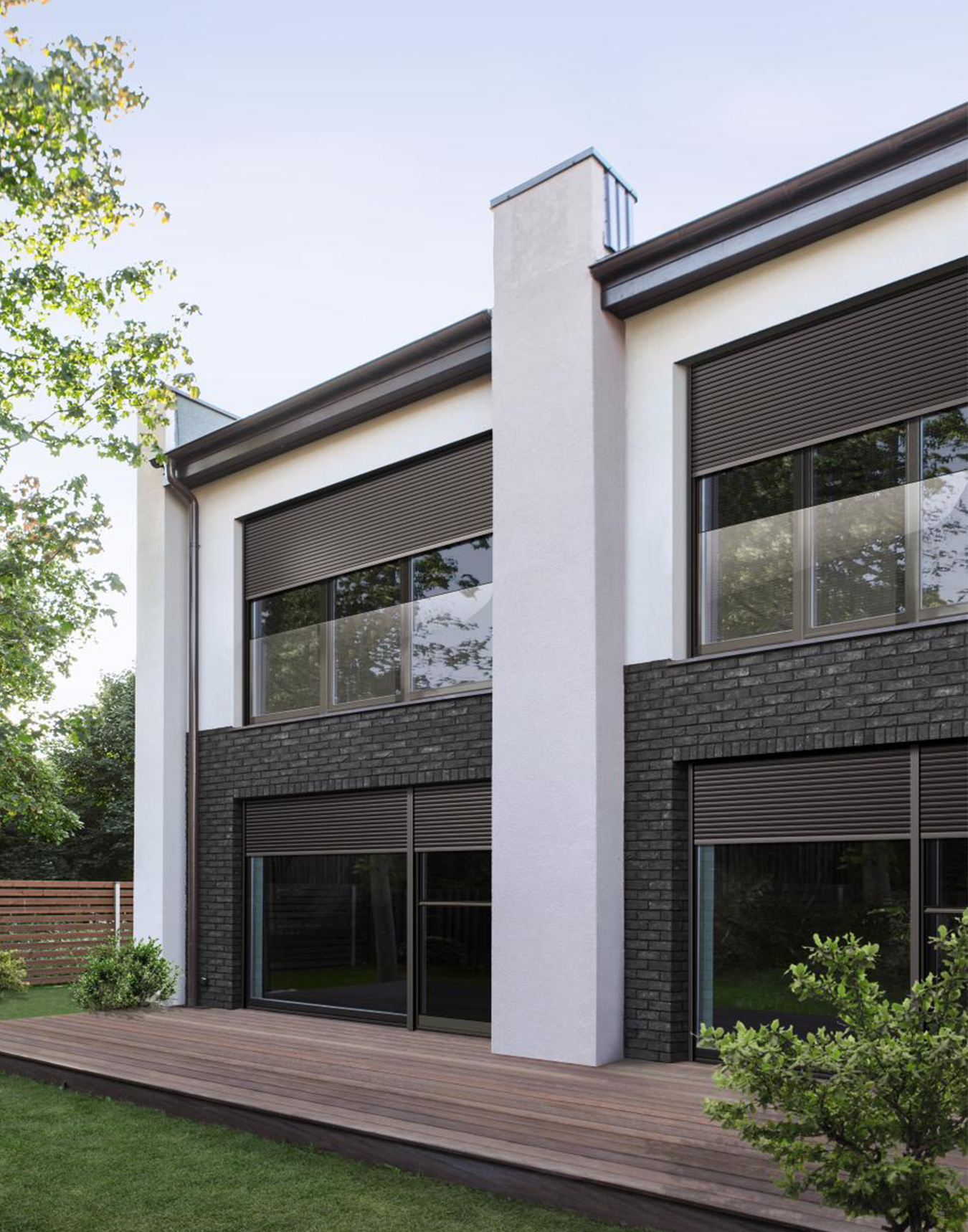 Moderne Rollladensysteme nach Reparatur der Rollladen in Bretten an einem modernen Wohnhaus